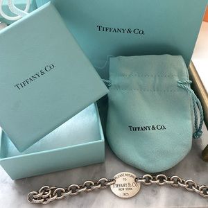 Tiffany’s & Co. signature Bracelet